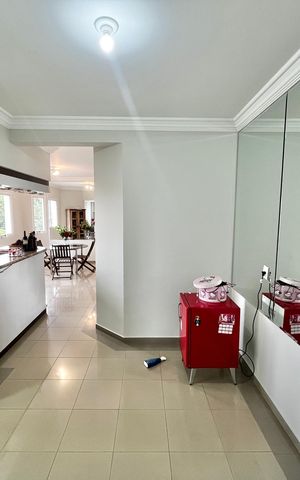 Apartamento à venda com 250m², 5 quartos e 4 vagas Apartamento à venda com 250m², 5 quartos e 4 vagasBar/Copa