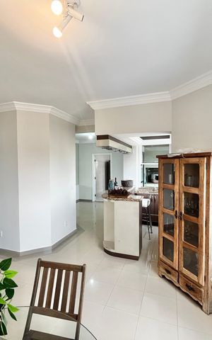 Apartamento à venda com 250m², 5 quartos e 4 vagas Apartamento à venda com 250m², 5 quartos e 4 vagasSala de Jantar/Bar