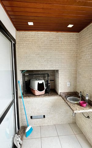 Apartamento à venda com 250m², 5 quartos e 4 vagas Apartamento à venda com 250m², 5 quartos e 4 vagasVaranda gourmet