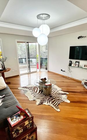 Apartamento à venda com 250m², 5 quartos e 4 vagas Apartamento à venda com 250m², 5 quartos e 4 vagasSala