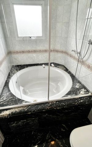 Apartamento à venda com 250m², 5 quartos e 4 vagas Apartamento à venda com 250m², 5 quartos e 4 vagasBanheiro da Suíte 2