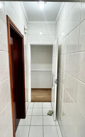 Apartamento à venda com 250m², 5 quartos e 4 vagas Apartamento à venda com 250m², 5 quartos e 4 vagasCorredor Cozinha P/ Corredor Quartos