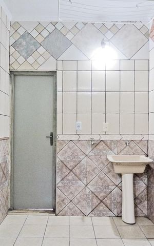 Casa para alugar com 35m², 1 quarto e sem vaga Casa para alugar com 35m², 1 quarto e sem vagaCozinha e Área de Serviço