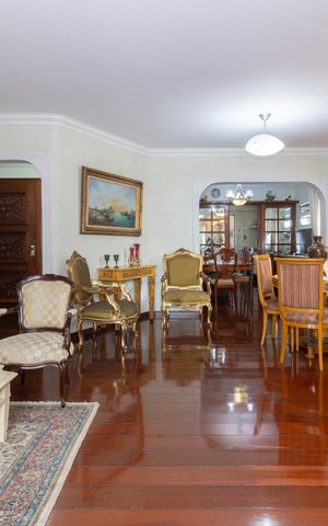Apartamento à venda com 220m², 4 quartos e 2 vagas Apartamento à venda com 220m², 4 quartos e 2 vagasSala