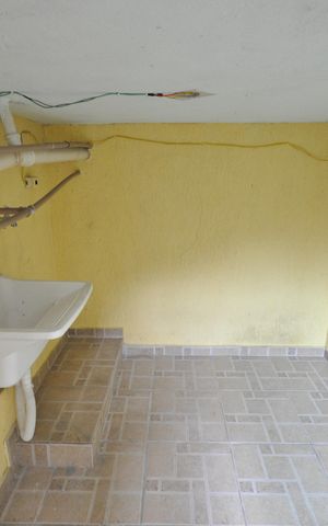 Casa à venda com 150m², 4 quartos e 2 vagasÁrea de Serviço 2