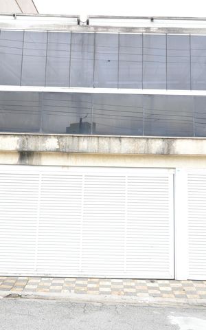 Casa à venda com 150m², 4 quartos e 2 vagasFachada