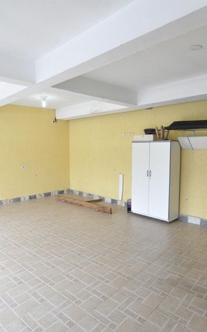 Casa à venda com 150m², 4 quartos e 2 vagasGaragem