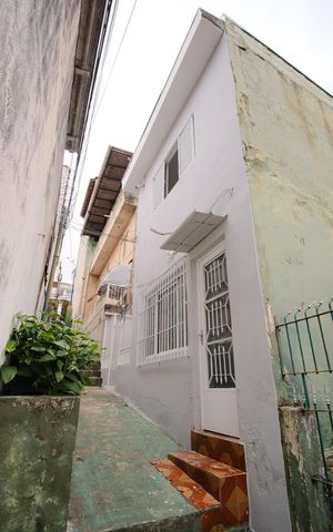 Casa para alugar com 140m², 2 quartos e sem vagaFachada