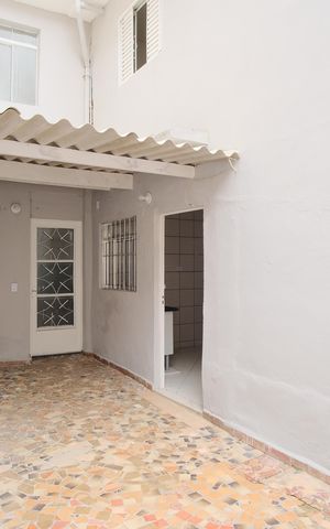 Casa para alugar com 140m², 2 quartos e sem vagaQuintal