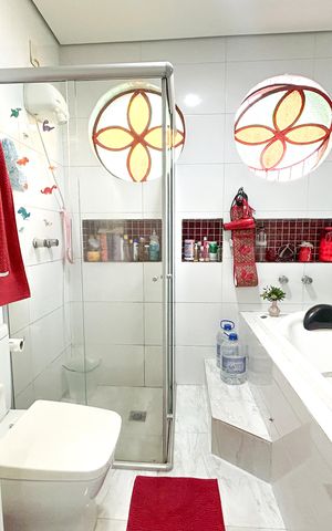 Casa à venda com 266m², 5 quartos e 3 vagas
