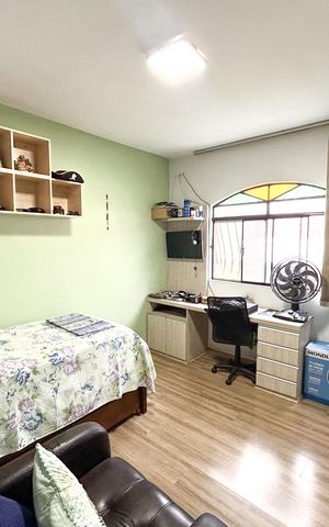 Casa à venda com 266m², 5 quartos e 3 vagas