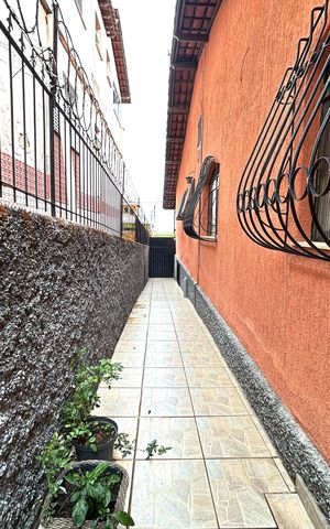 Casa à venda com 266m², 5 quartos e 3 vagas