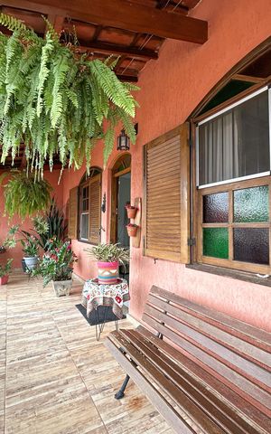 Casa à venda com 266m², 5 quartos e 3 vagas