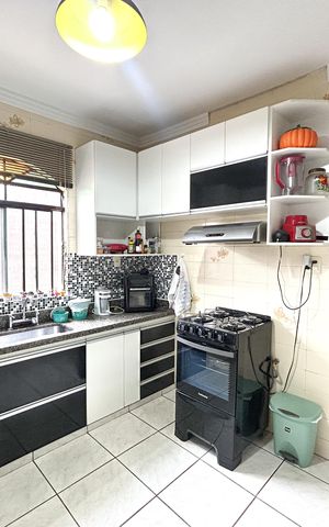 Casa à venda com 266m², 5 quartos e 3 vagas
