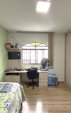 Casa à venda com 266m², 5 quartos e 3 vagas