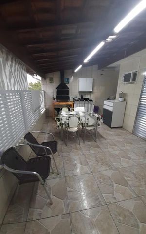 Casa à venda com 118m², 2 quartos e 2 vagas