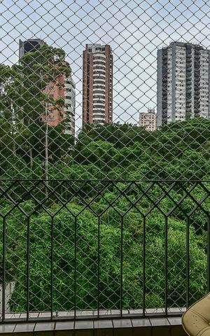 Apartamento à venda com 130m², 3 quartos e 3 vagasVaranda 2