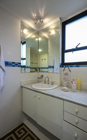 Apartamento à venda com 130m², 3 quartos e 3 vagasBanheiro Suíte 