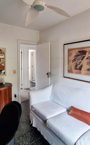 Casa de condomínio à venda com 300m², 4 quartos e 3 vagas Casa de condomínio à venda com 300m², 4 quartos e 3 vagasQuarto 1