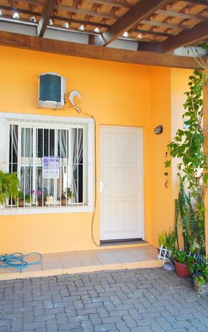 Casa de condomínio à venda com 70m², 3 quartos e 2 vagasFachada da Casa