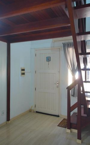 Casa de condomínio à venda com 70m², 3 quartos e 2 vagasSala