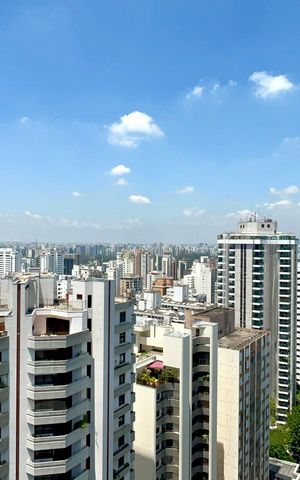 Apartamento à venda com 182m², 3 quartos e 2 vagas Apartamento à venda com 182m², 3 quartos e 2 vagasVista da Varanda