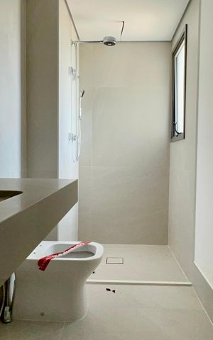 Apartamento à venda com 182m², 3 quartos e 2 vagas Apartamento à venda com 182m², 3 quartos e 2 vagasBanheiro da Suíte 3