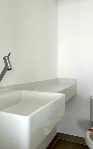 Apartamento à venda com 182m², 3 quartos e 2 vagas Apartamento à venda com 182m², 3 quartos e 2 vagasLavabo