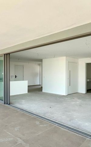 Apartamento à venda com 182m², 3 quartos e 2 vagas Apartamento à venda com 182m², 3 quartos e 2 vagasVaranda gourmet