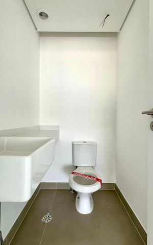 Apartamento à venda com 182m², 3 quartos e 2 vagas Apartamento à venda com 182m², 3 quartos e 2 vagasLavabo