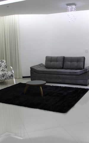 Casa à venda com 250m², 3 quartos e 5 vagas Casa à venda com 250m², 3 quartos e 5 vagasSala