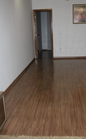 Casa à venda com 250m², 3 quartos e 5 vagas Casa à venda com 250m², 3 quartos e 5 vagasSala