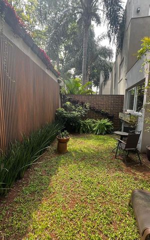 Casa de condomínio à venda com 329m², 4 quartos e 3 vagasÁrea externa