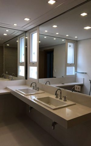 Casa de condomínio à venda com 329m², 4 quartos e 3 vagasBanheiro