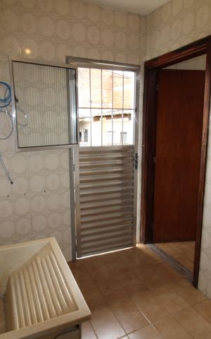 Casa para alugar com 76m², 2 quartos e 1 vagaÁrea de Serviço