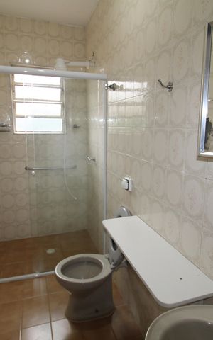 Casa para alugar com 76m², 2 quartos e 1 vagaBanheiro