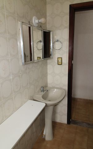 Casa para alugar com 76m², 2 quartos e 1 vagaBanheiro
