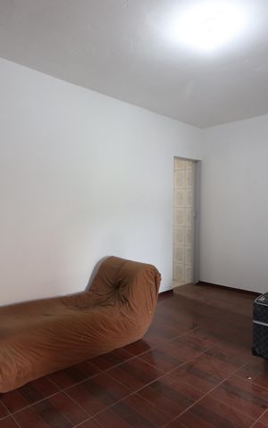 Casa à venda com 150m², 4 quartos e 2 vagasSuíte