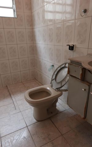 Casa à venda com 150m², 4 quartos e 2 vagasBanheiro de cima