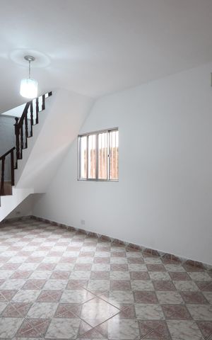 Casa à venda com 150m², 4 quartos e 2 vagasSala