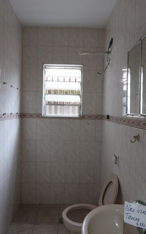 Casa à venda com 150m², 4 quartos e 2 vagasBanheiro de baixo