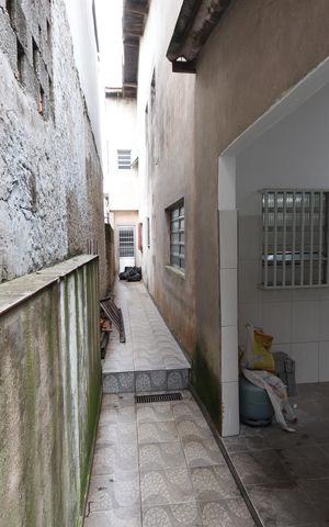 Casa à venda com 150m², 4 quartos e 2 vagasCorredor Lateral