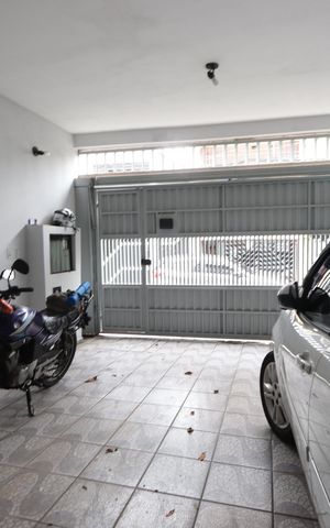 Casa à venda com 150m², 4 quartos e 2 vagasGaragem