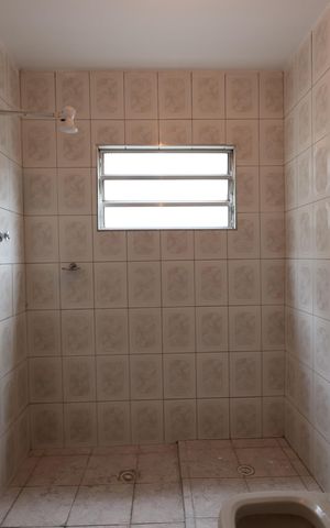 Casa à venda com 150m², 4 quartos e 2 vagasBanheiro de cima
