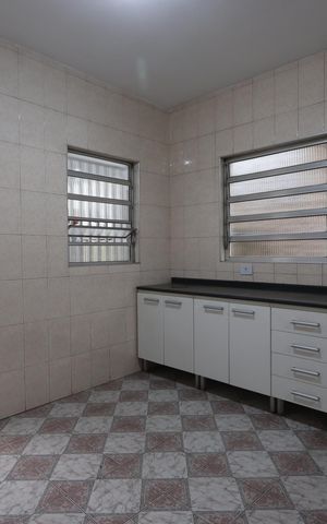 Casa à venda com 150m², 4 quartos e 2 vagasCopa