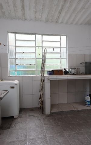 Casa à venda com 150m², 4 quartos e 2 vagasLavanderia