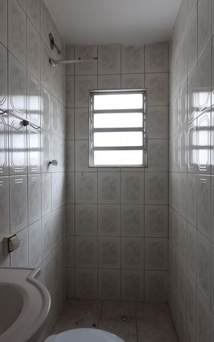 Casa à venda com 150m², 4 quartos e 2 vagasBanheiro
