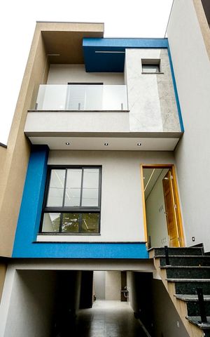 Casa à venda com 191m², 3 quartos e 4 vagas Casa à venda com 191m², 3 quartos e 4 vagasFachada