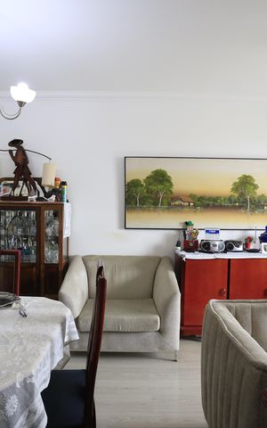 Casa à venda com 72m², 3 quartos e 2 vagassala