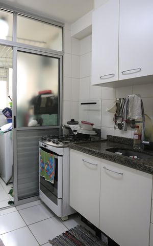 Casa à venda com 72m², 3 quartos e 2 vagascozinha